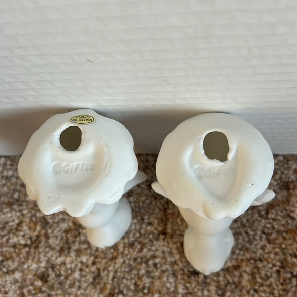 Giftco vintage kissing angel figurines.  Bisque porcelain. - Picture 4 of 5